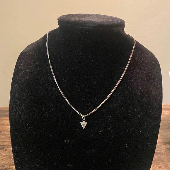 Sterling silver triangle necklace - Picture 4 of 4